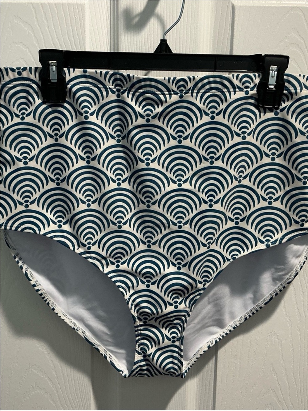 Sold ** BloomChic Navy and White Swim Mini with Geometric Fans - Picture 5 of 12